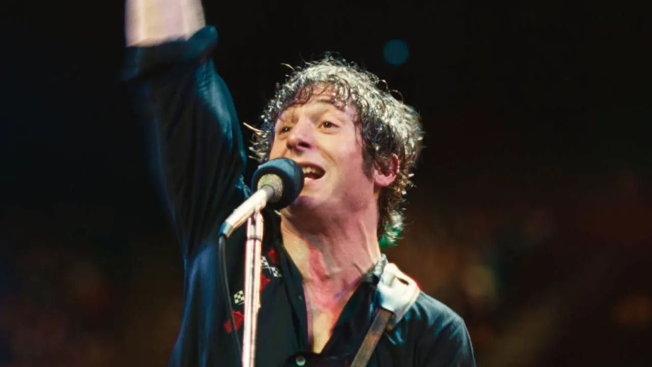Jeremy Allen White como Bruce Springsteen