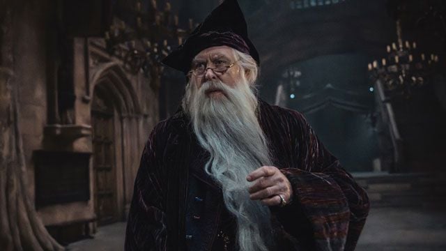 John Lithgow como Dumbledore