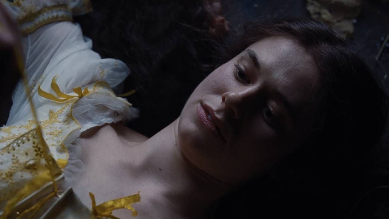 Alison Oliver como Isabella en 'Cumbres Borrascosas'