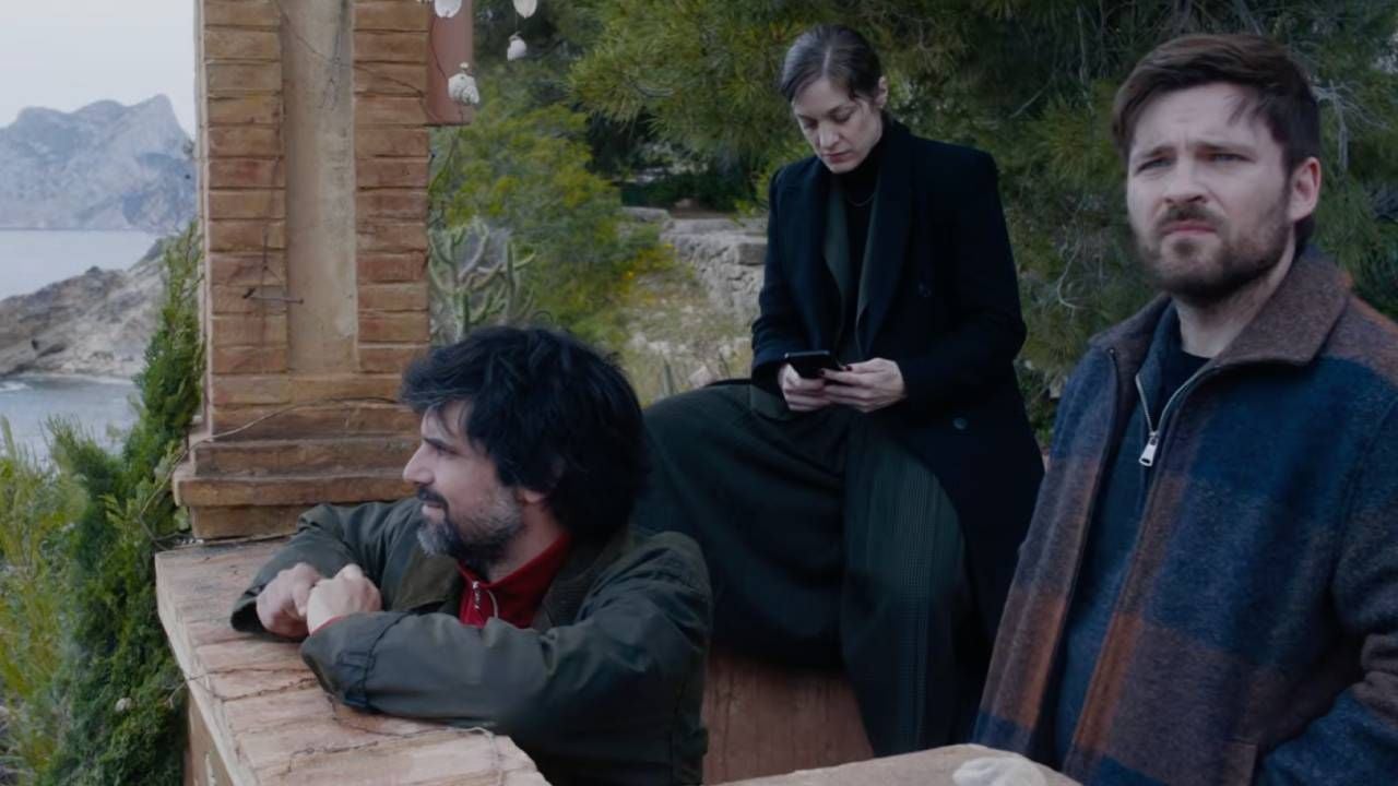 Francesco Carril, Meritxell Calvo y Adam Jezierski en 'El mal padre'