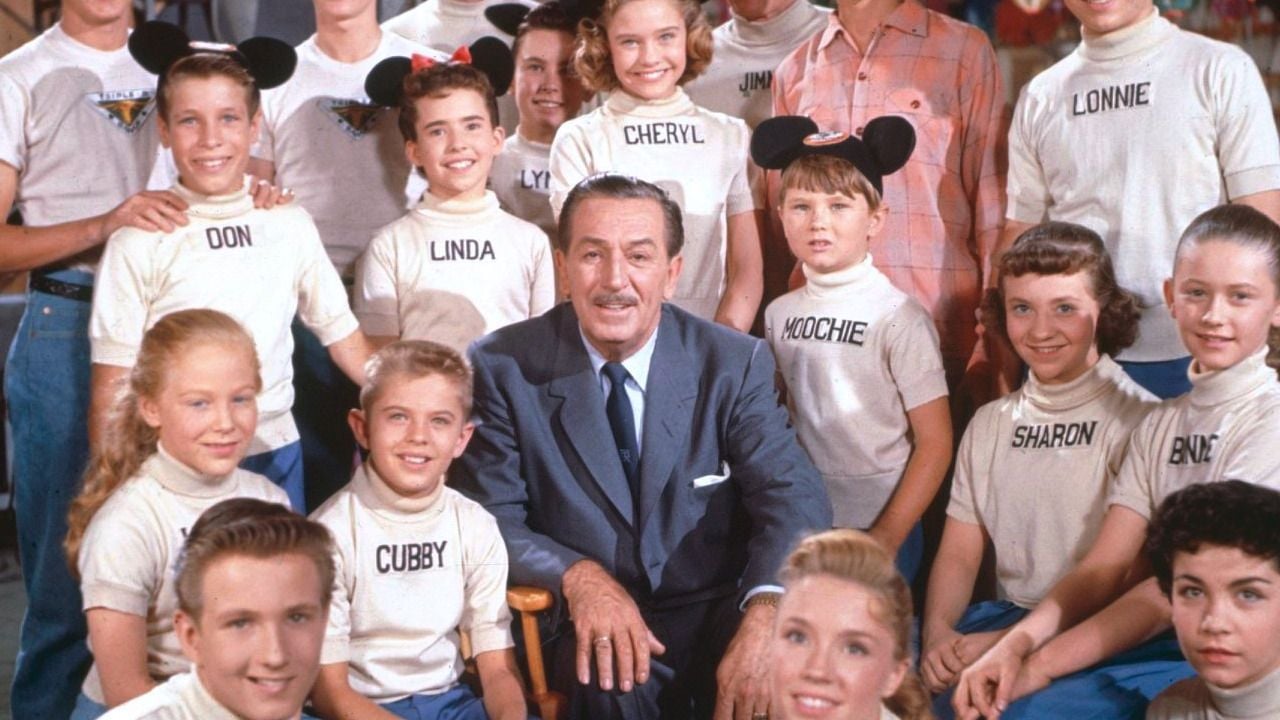Walt Disney siempre tuvo claro el poder de las orejas de Mickey Mouse: con ellas creó una serie de éxito y fundó un parque