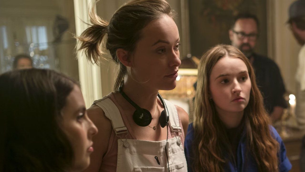 Olivia Wilde junto a las protagonistas de 'Súper empollonas'