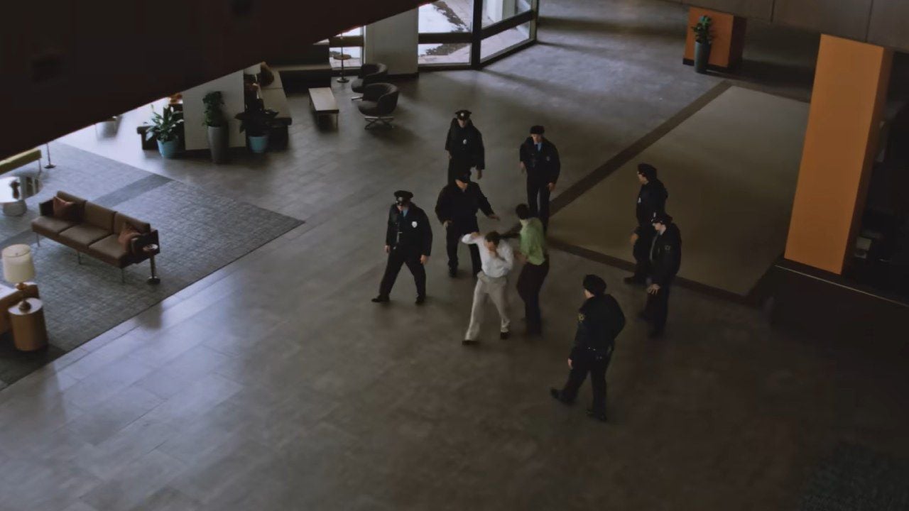 Acaba de llegar a los cines un 'thriller' basado en hechos reales con el mejor papel de Bill Skarsgård hasta la fecha