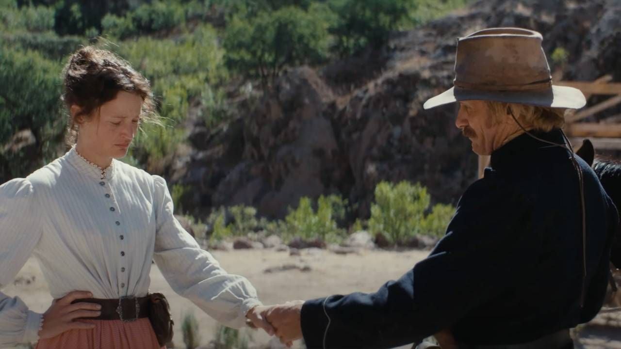 Vicky Krieps y Viggo Mortensen en 'Hasta el fin del mundo'