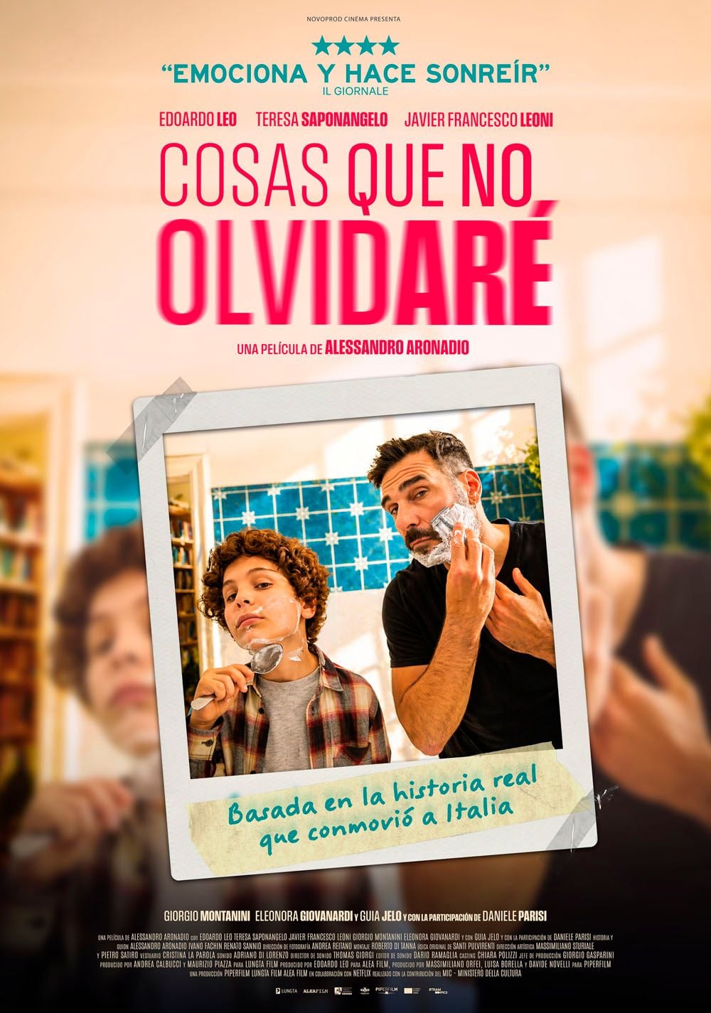 Cartel de la película 'Cosas que no olvidaré' con Edoardo Leo y Teresa Saponangelo, mostrando a una pareja y su hijo pequeño en un entorno familiar