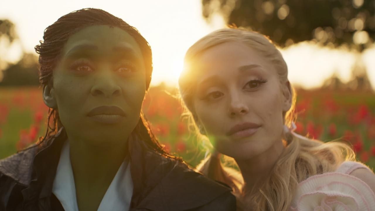 Erivo y Grande como Elphaba y Glinda en 'Wicked'