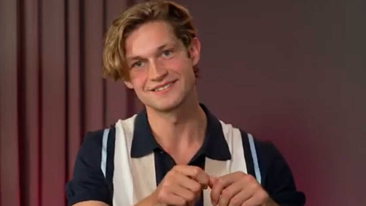 Damian Hardung es James en 'Maxton Hall'