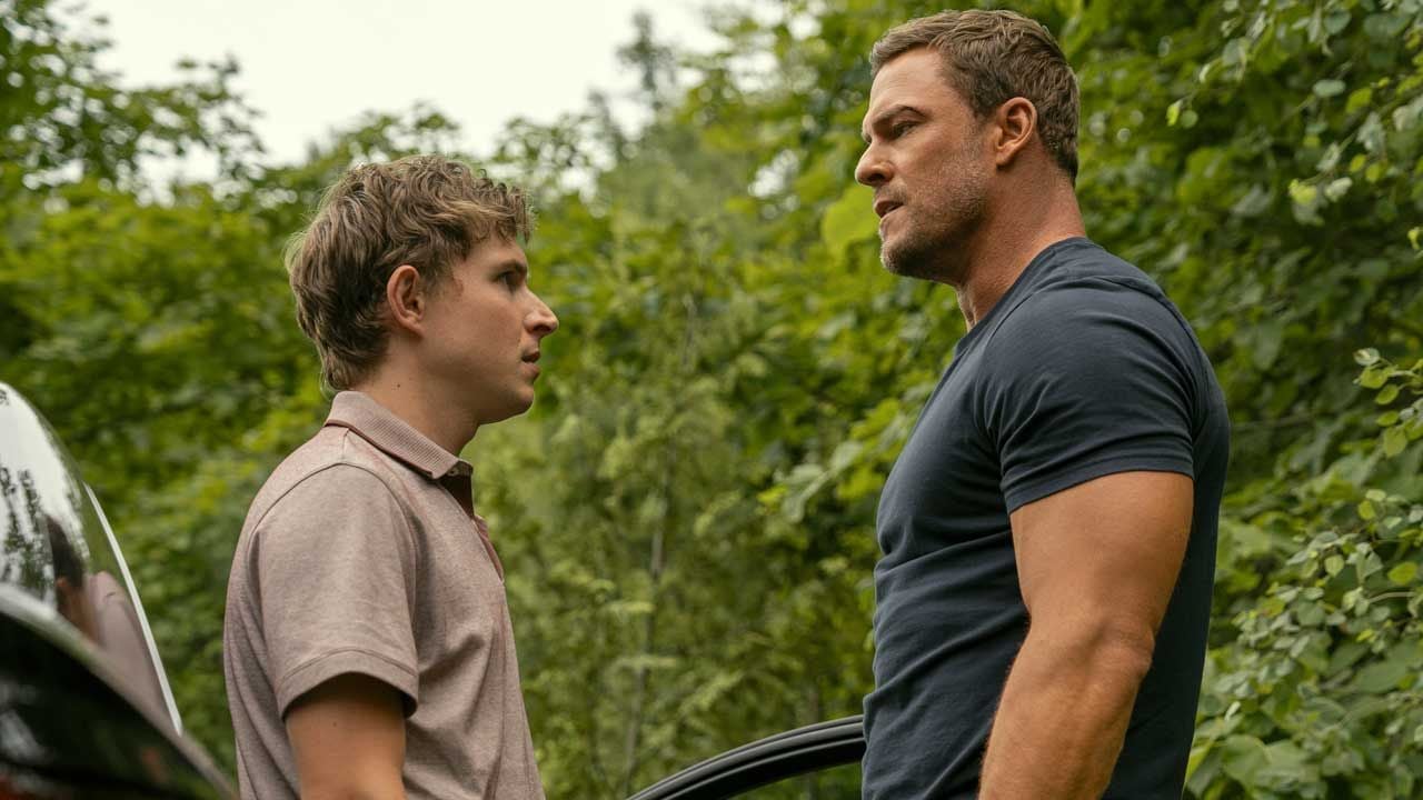 Alan Ritchson como Jack Reacher en la temporada 3 de Reacher