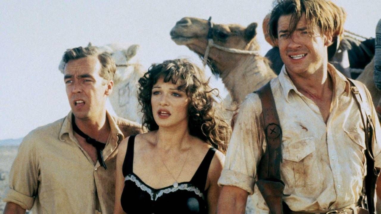 John Hannah, Rachel Weisz y Brendan Fraser como Jonathan, Evelyn y Rick en 'La momia'