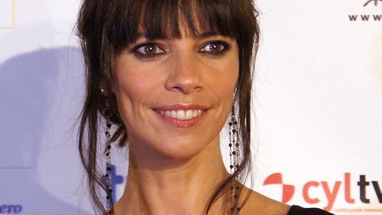 Maribel Verdú (56 años), sobre su infancia: "Para merendar me comía un exquisito bocadillo de leche condensada con rodajas de plátano que me hacía mi madre"