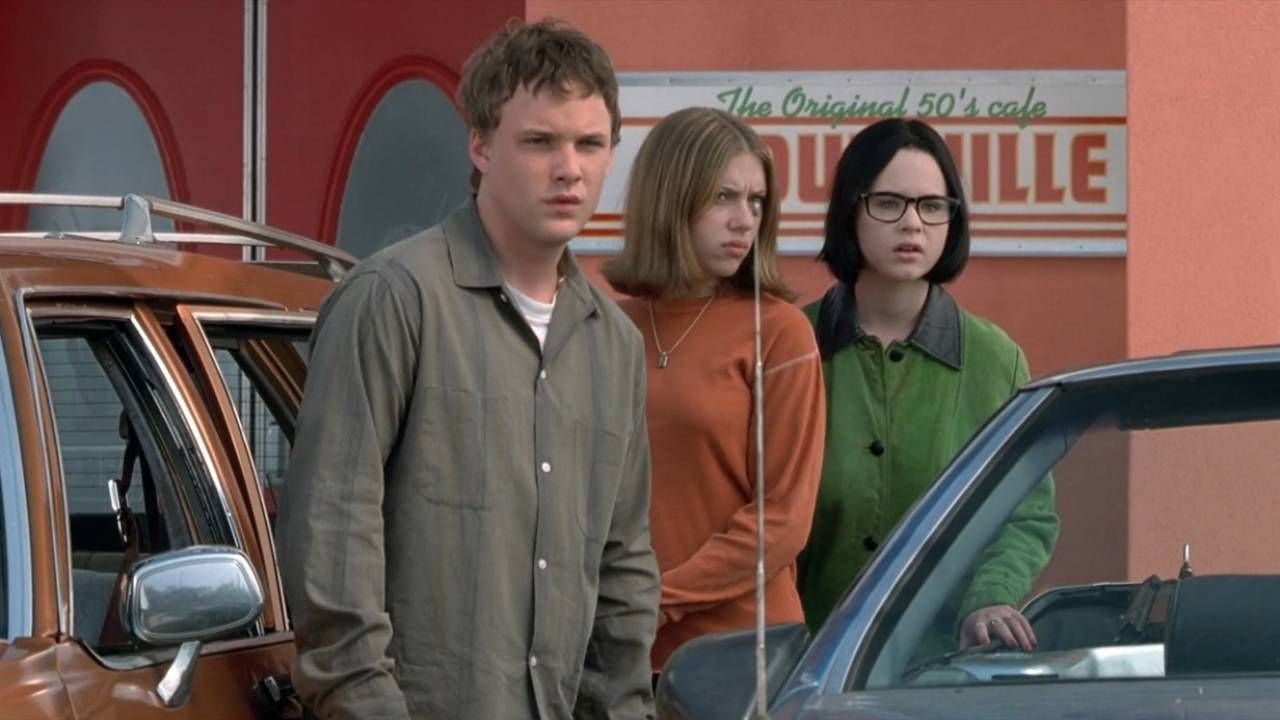 Brad Renfro junto a Scarlett Johansson y Thora Birch en 'Ghost World'