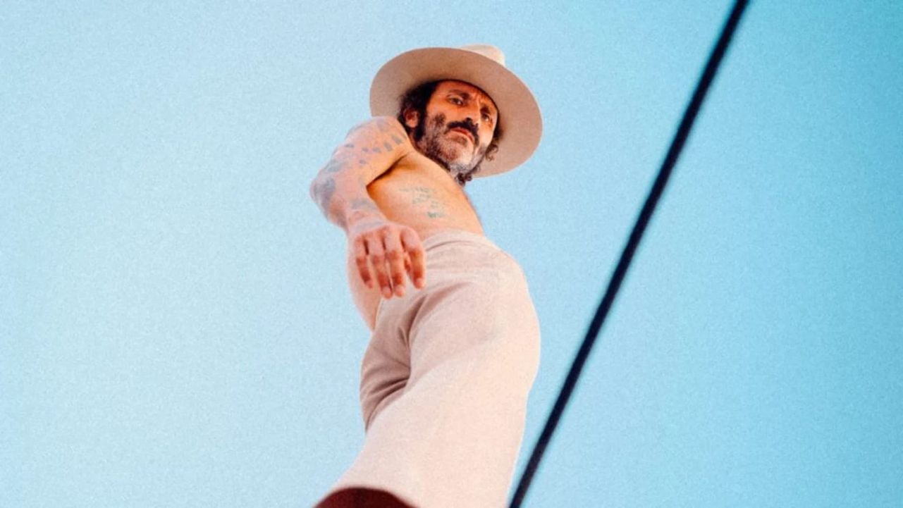 La mítica canción que Leiva se negó a tocar durante años: "Empiezo a tocarla y digo: 'Pero si es una mierda'"