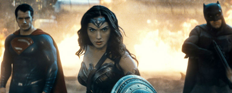 Wonder Woman': El gesto de Diana en 'Batman v Superman' que cobra sentido  después de ver su película en solitario - Noticias de cine 