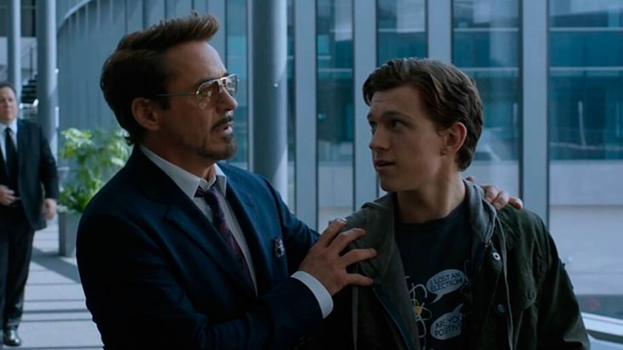 Lógico Flojamente Sin personal Spider-Man: Lejos de casa': Esta teoría sugiere que Tony Stark creó a la  araña que pica a Peter Parker - Noticias de cine - SensaCine.com