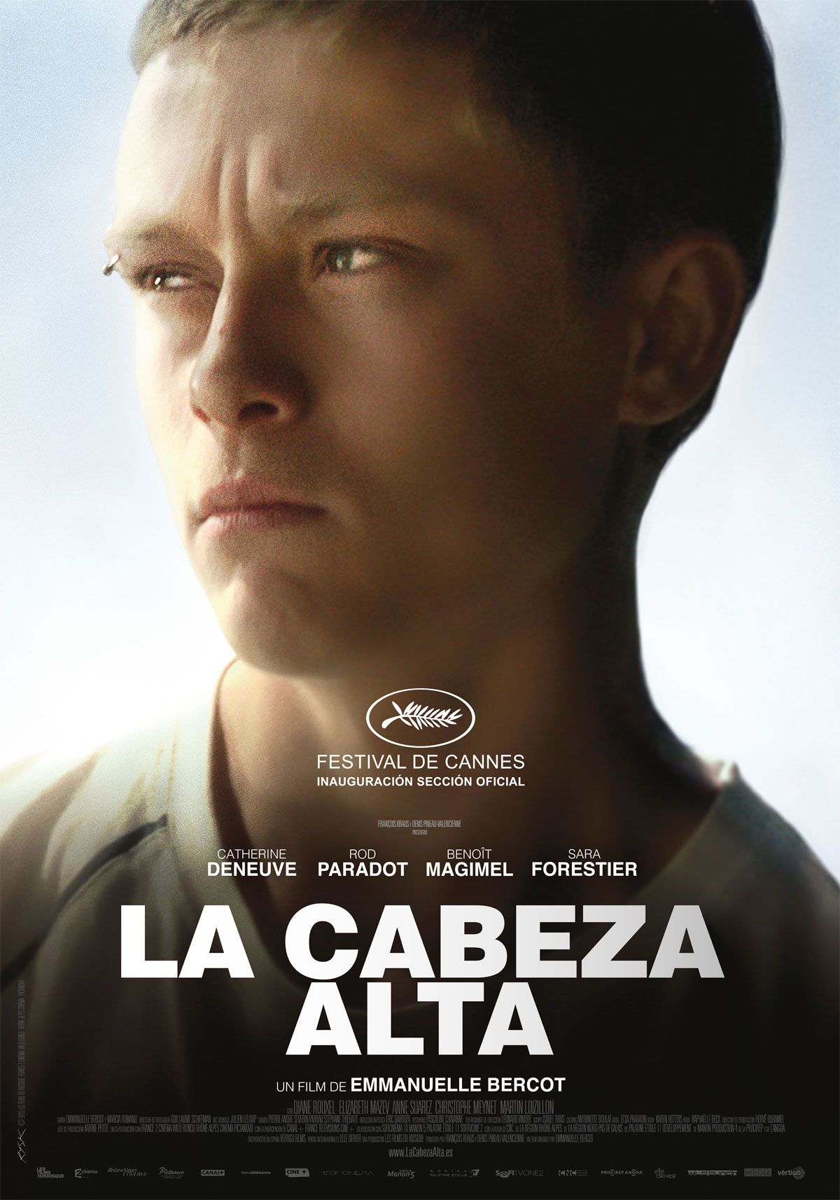 La cabeza alta - Película 2014
