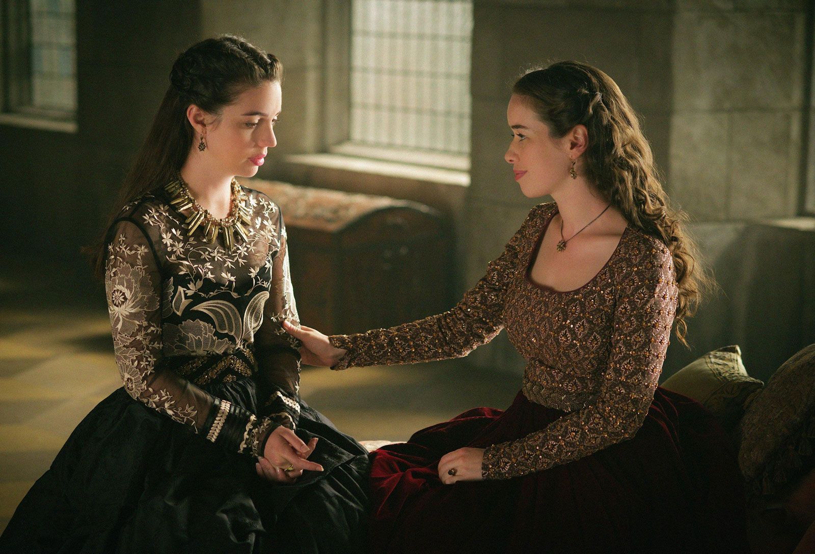 Foto de Anna Popplewell - Reign : Foto Anna Popplewell, Adelaide Kane ...