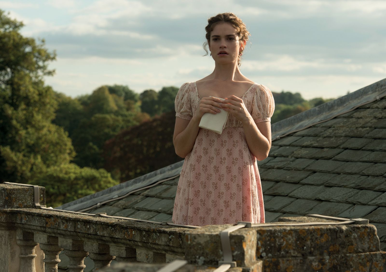 Foto de Lily James - Orgullo + prejuicio + zombis : Foto Lily James