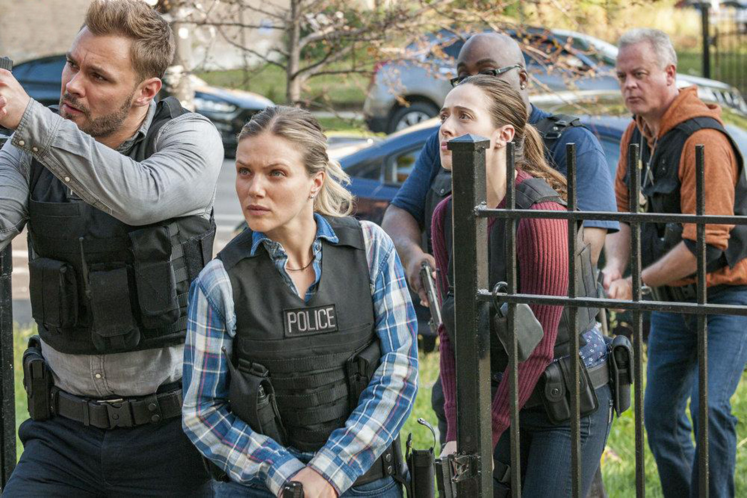 Chicago Pd Chicago Pd Foto Patrick John Flueger Tracy Spiridakos Marina Squerciati Foto 4862