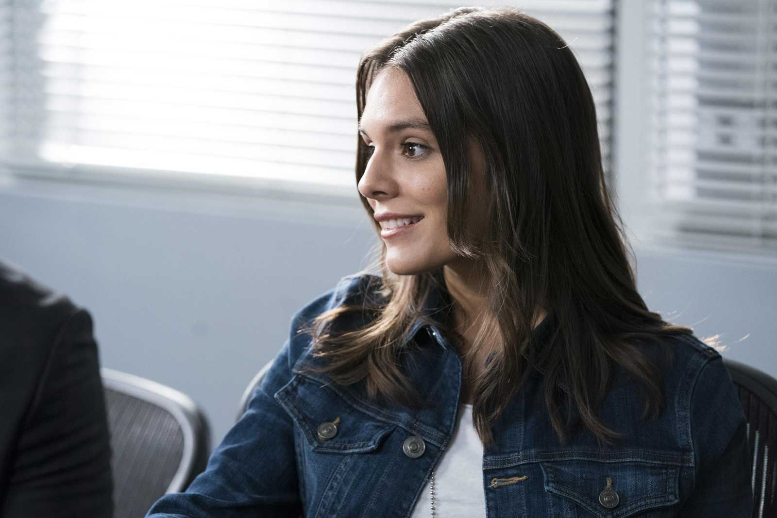 Foto de Caitlin Stasey For the People (2018) Foto Caitlin Stasey Foto 3 de 63 Foto de Caitlin Stasey For the People (2018) Foto Caitlin Stasey Foto 3 de 63