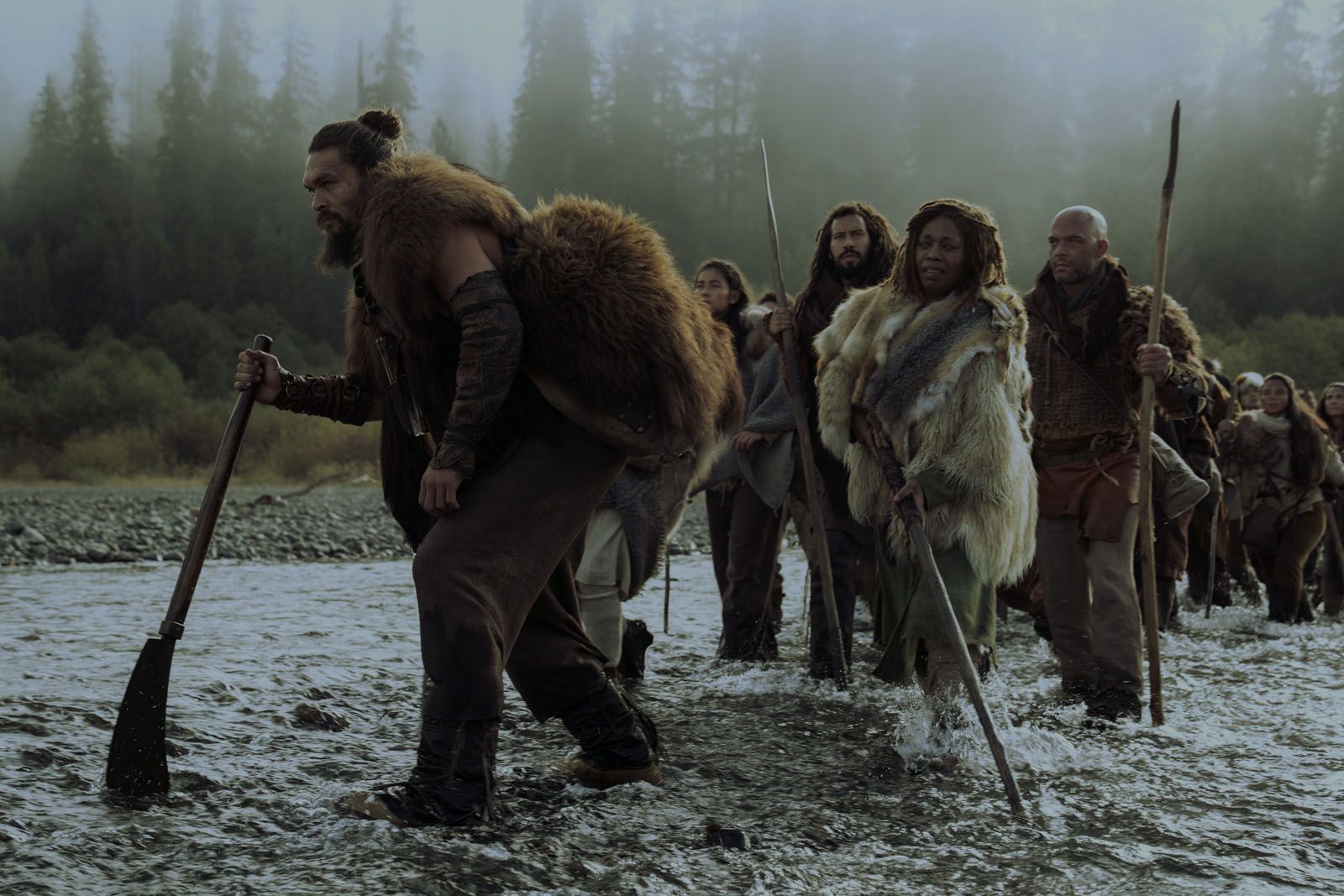 see-see-foto-jason-momoa-alfre-woodard-foto-50-sobre-52