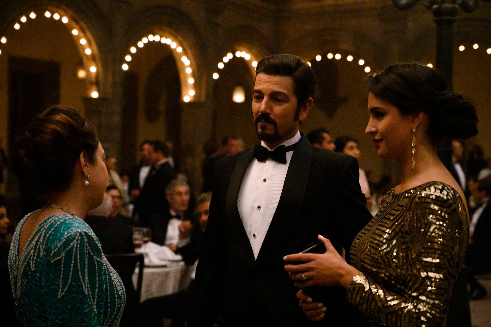 Narcos: Mexico : Narcos: Mexico : Foto Diego Luna, Fernanda Urrejola