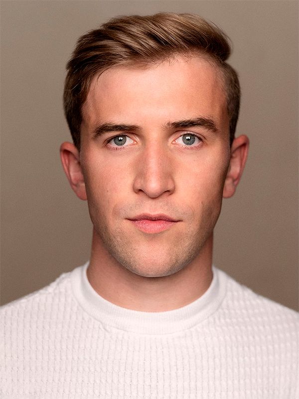 Callum Scott Howells : sus películas y series en streaming - SensaCine.com