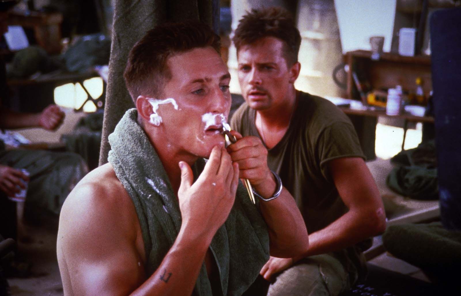 Foto de Michael J. Fox Corazones de Hierro Foto Sean Penn, Michael