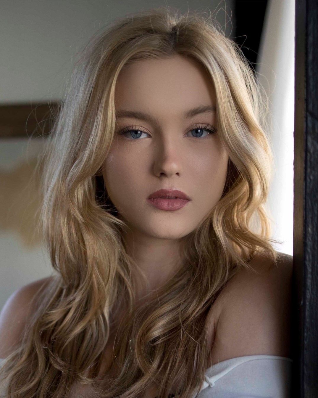 Chloe Rose Robertson - SensaCine.com