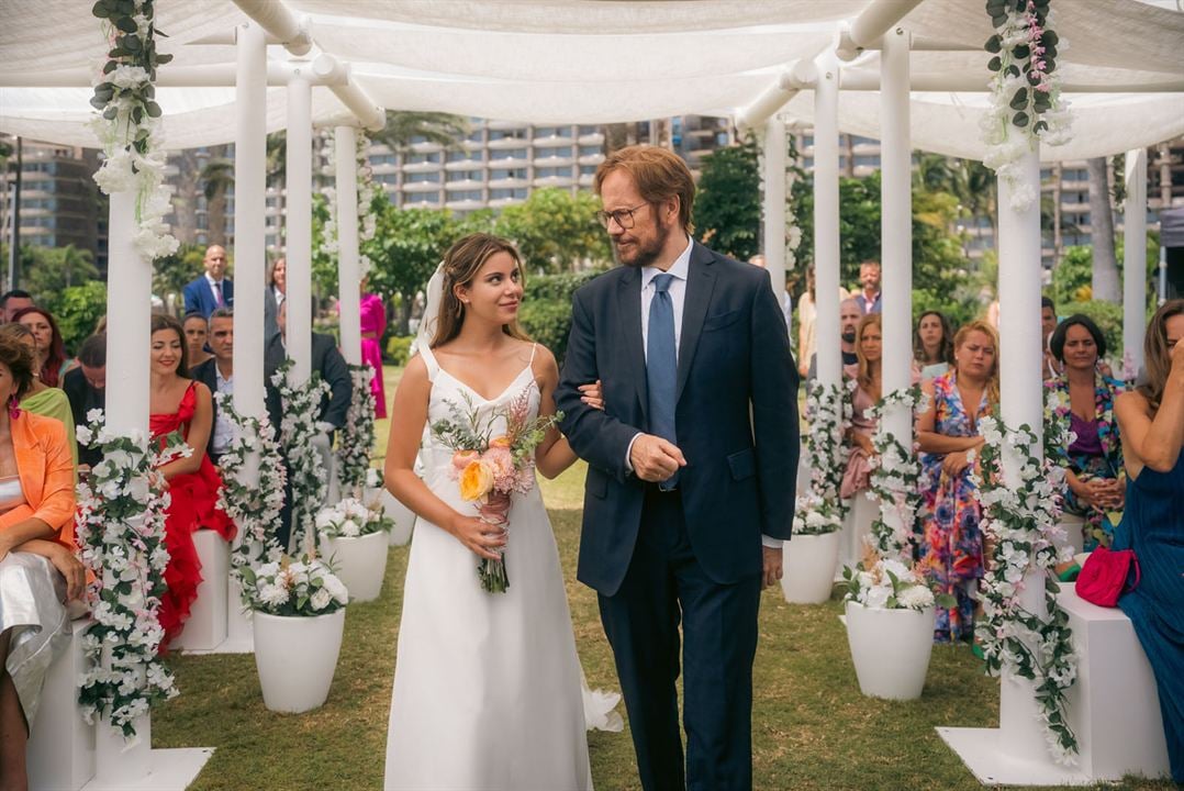 Padre no hay más que uno 4 : Campanas de boda : Foto