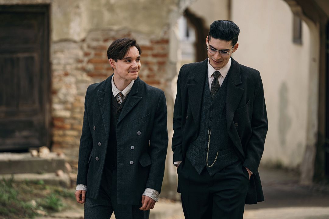 Truth & Treason : Foto