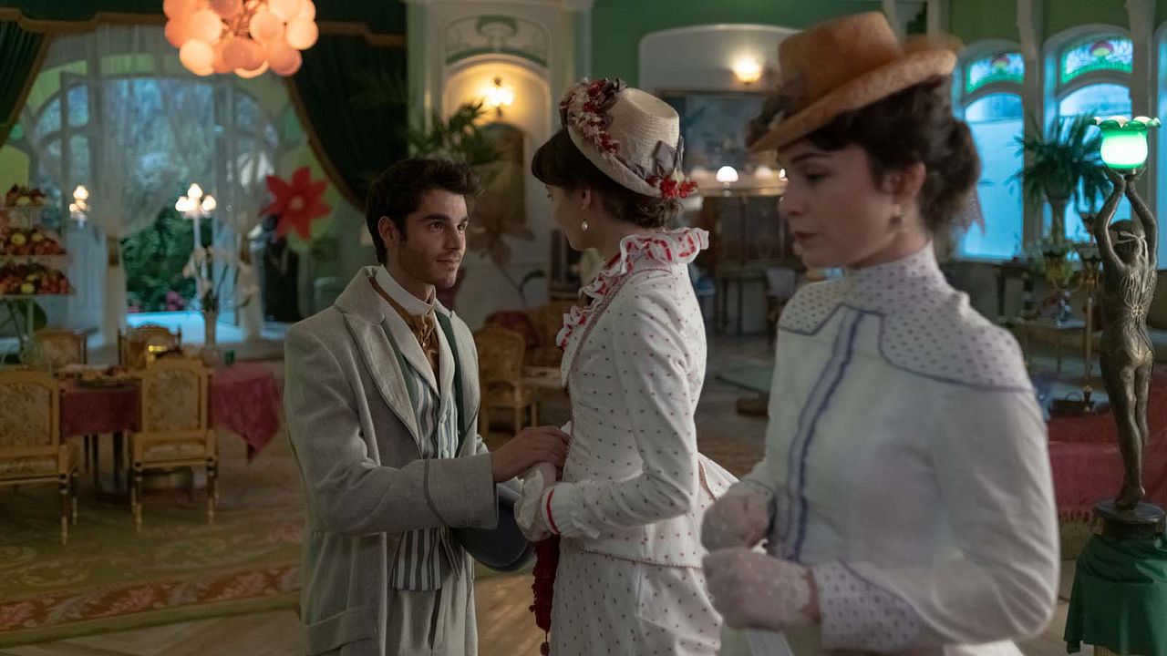 Foto Nadia de Santiago, Álvaro Mel, Isa Montalbán