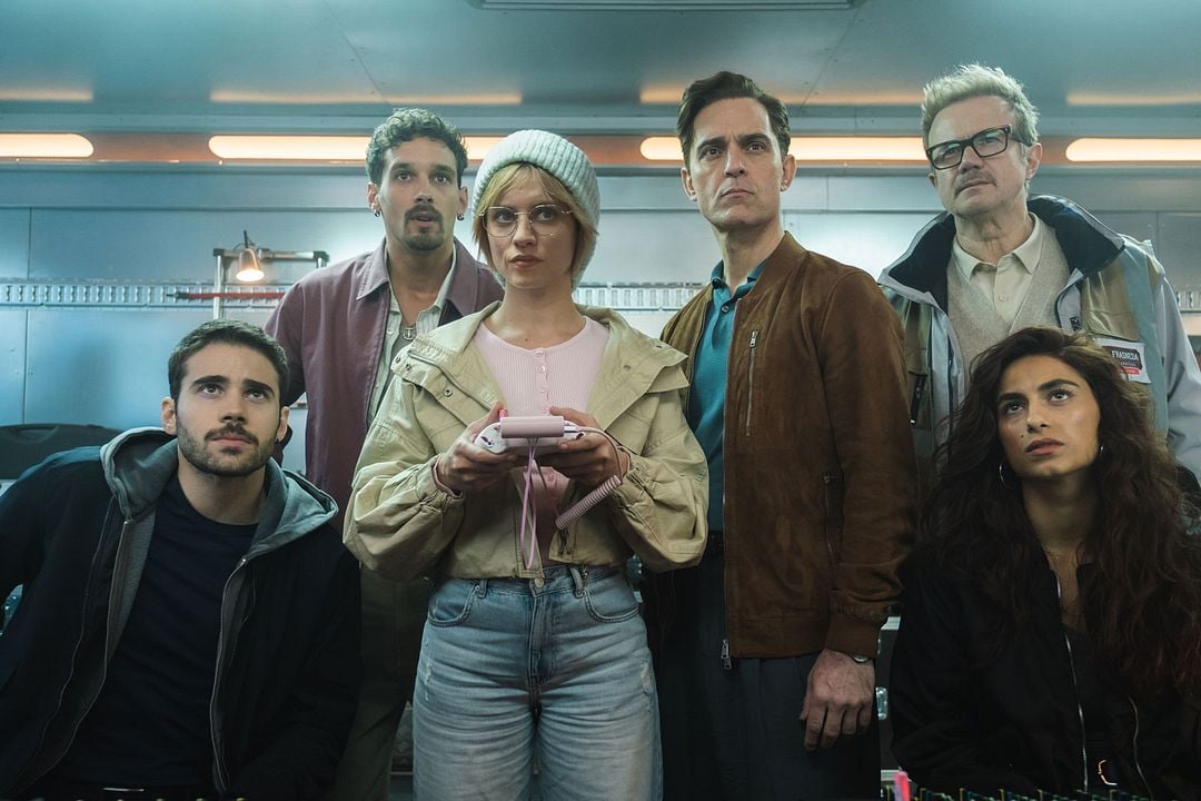 Foto Joel Sánchez, Pedro Alonso, Michelle Jenner, Tristán Ulloa, Begoña Vargas, Julio Bana Fernandez