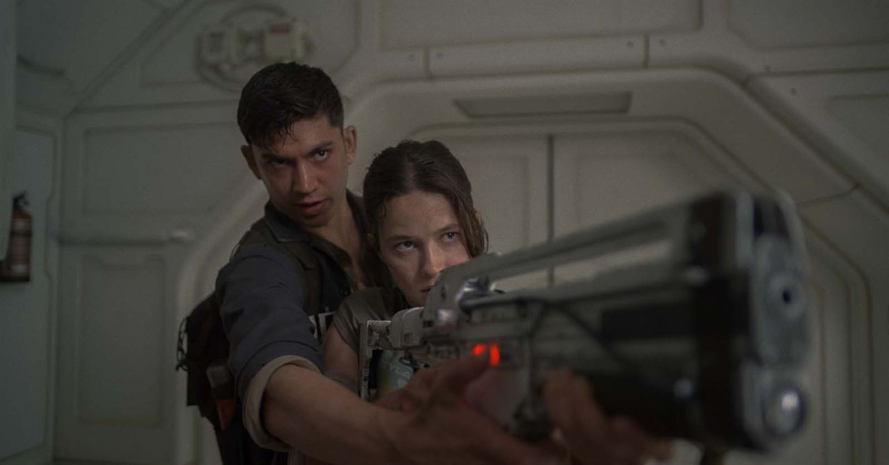 Alien: Romulus : Foto Archie Renaux, Cailee Spaeny