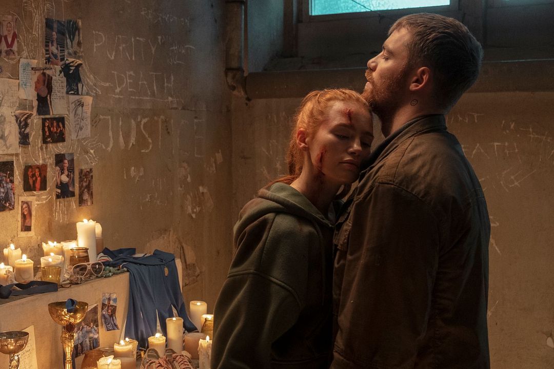 Strangers: Capítulo final : Foto Madelaine Petsch, Gabriel Basso