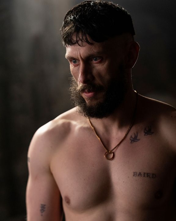 Half Man : Foto