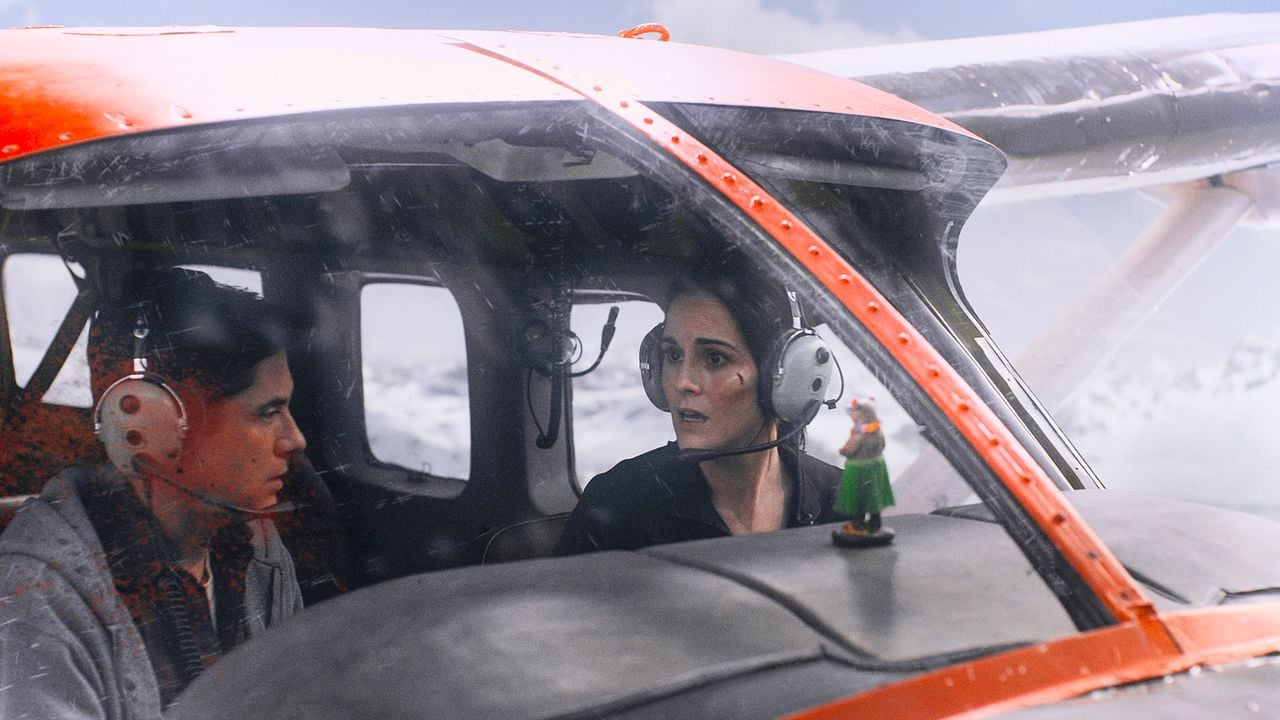 Amenaza en el aire : Foto Michelle Dockery, Topher Grace