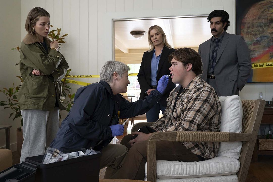 Foto Kim Dickens, Jessica Biel, Bobby Naderi, Maxwell Acee Donovan