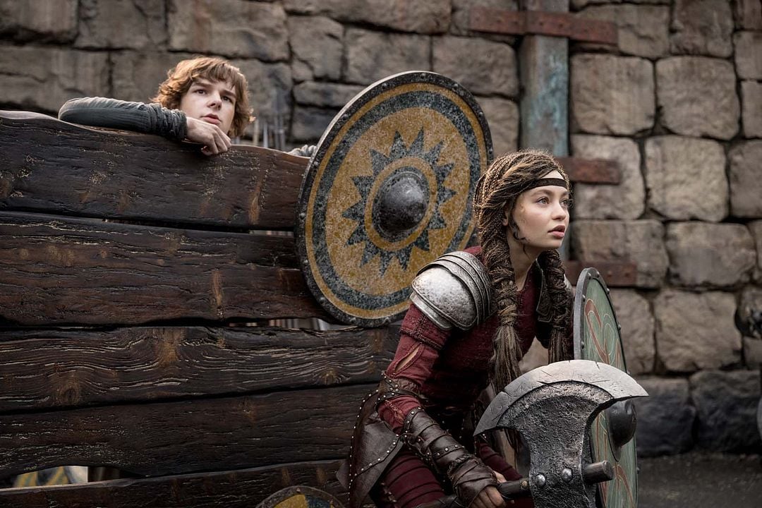 Cómo entrenar a tu dragón : Foto Mason Thames, Nico Parker