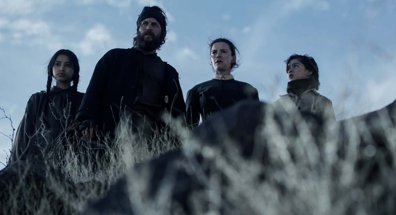 Érase una vez el Oeste : Foto Preston Mota, Taylor Kitsch, Betty Gilpin, Shawnee Pourier