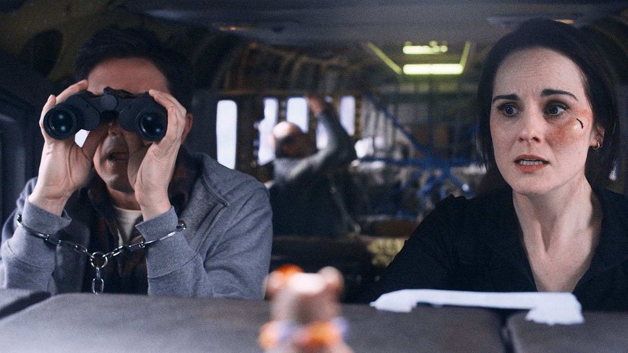 Amenaza en el aire : Foto Michelle Dockery, Topher Grace