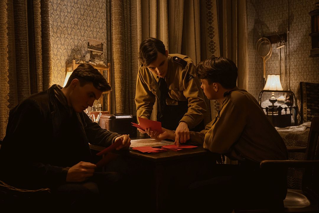 Truth & Treason : Foto