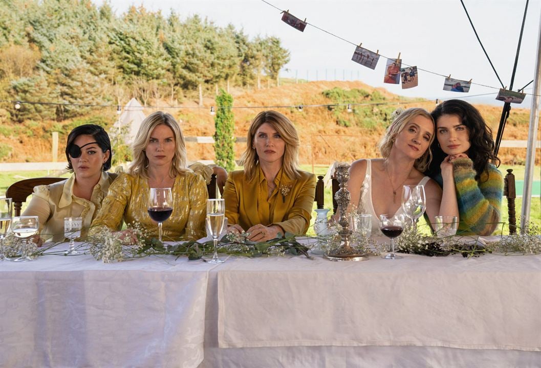 Foto Eva Birthistle, Sharon Horgan, Sarah Greene, Eve Hewson, Anne-Marie Duff