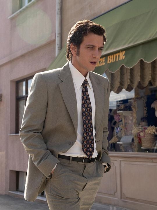 El museo de la inocencia : Cartel