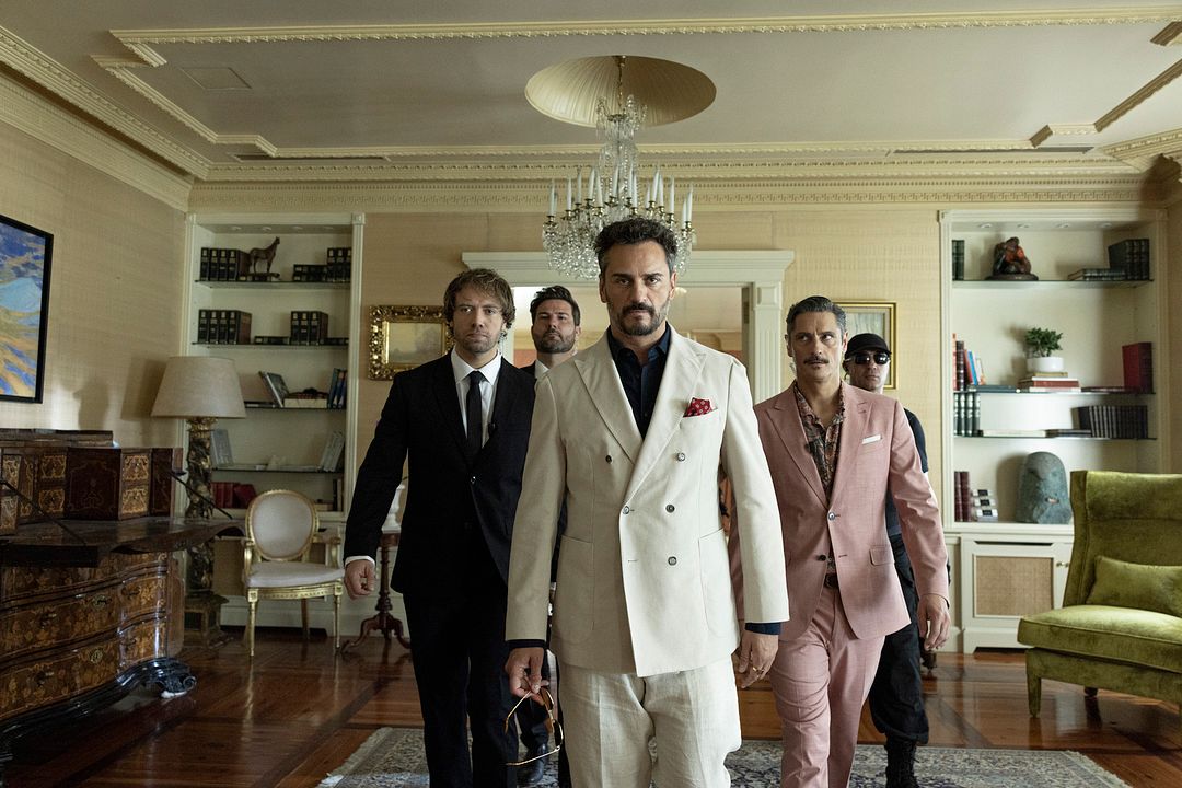 Ladrones: la tiara de santa Águeda : Cartel