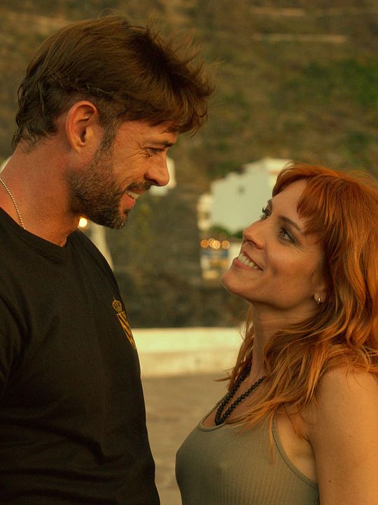 Bajo un volcán : Cartel