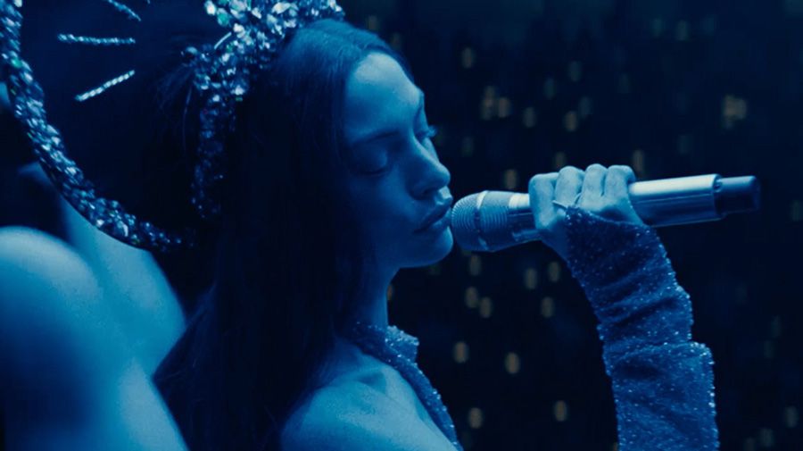 Mother Mary : Foto Anne Hathaway