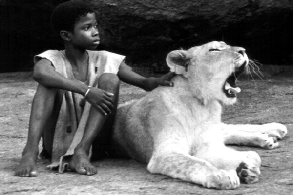 El niño león : Foto Patrick Grandperret