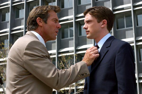 In Good Company (Algo más que un jefe) : Foto Sue Chan, Dennis Quaid, Topher Grace