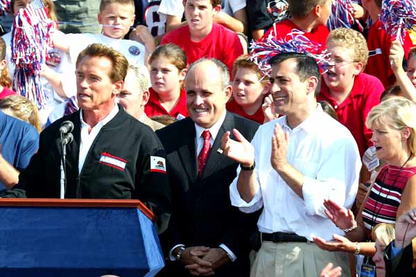 Foto Alex Cooke, Arnold Schwarzenegger, Rudolph Giuliani