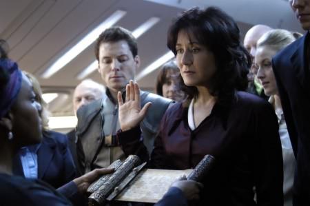 Foto Jamie Bamber, Mary McDonnell